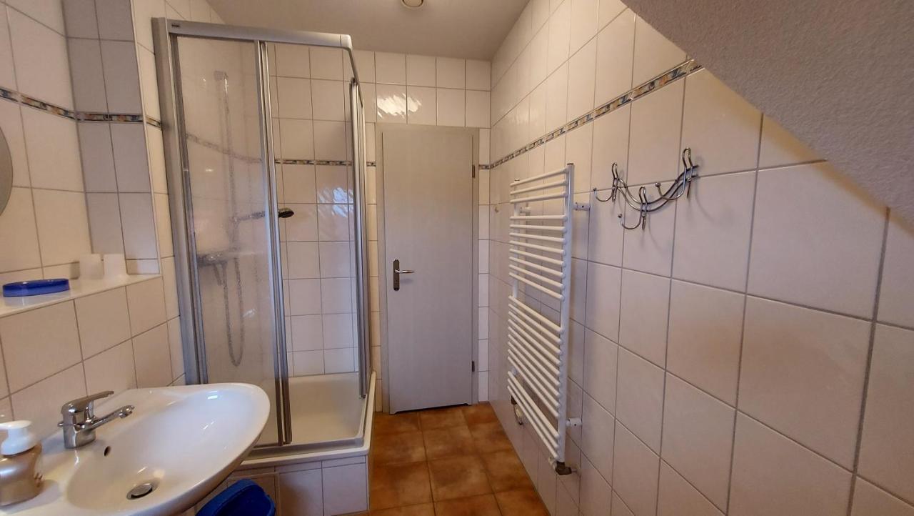 Ferienwohnung Im Uhlenhuus Wiek auf Rügen Buitenkant foto