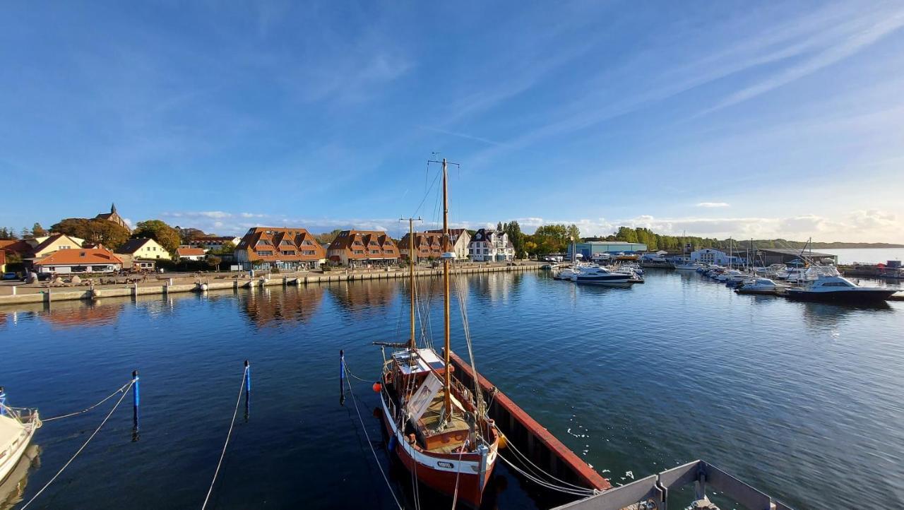 Ferienwohnung Im Uhlenhuus Wiek auf Rügen Buitenkant foto